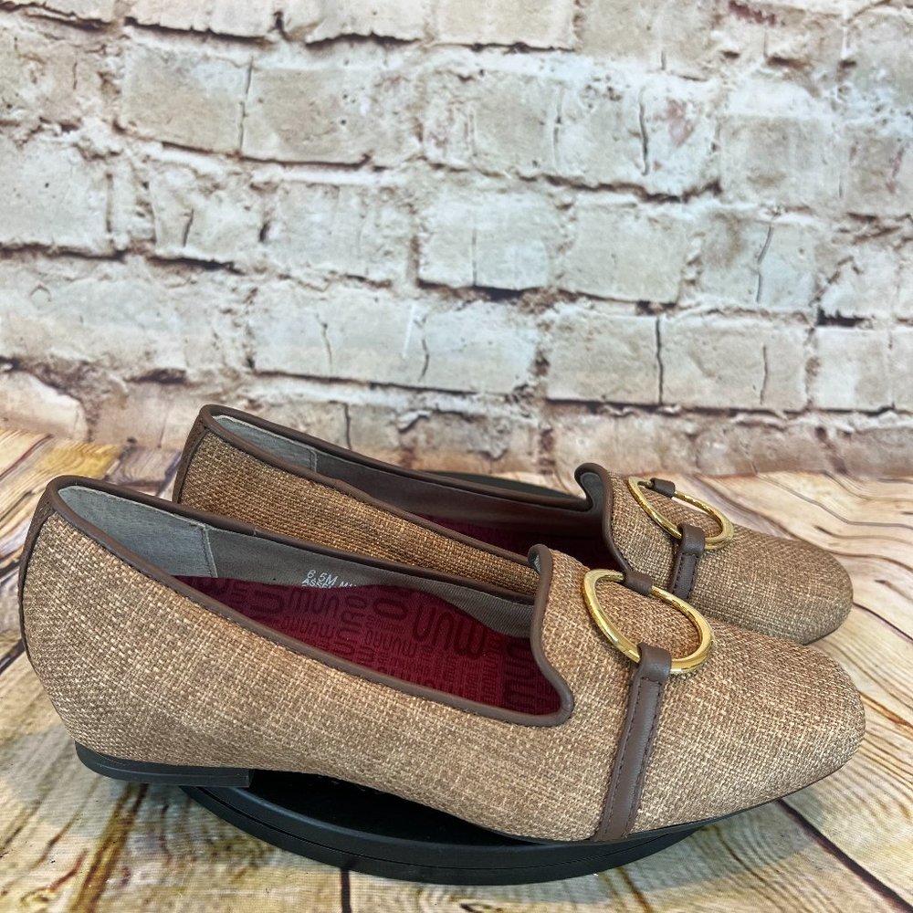 Munro Women's Brown Canvas Gold Circle Accent Slip On Business Flats Size 6.5 M